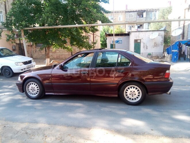 BMW 320 1995, 300,000 km - 2.0 l - Sumqayıt
