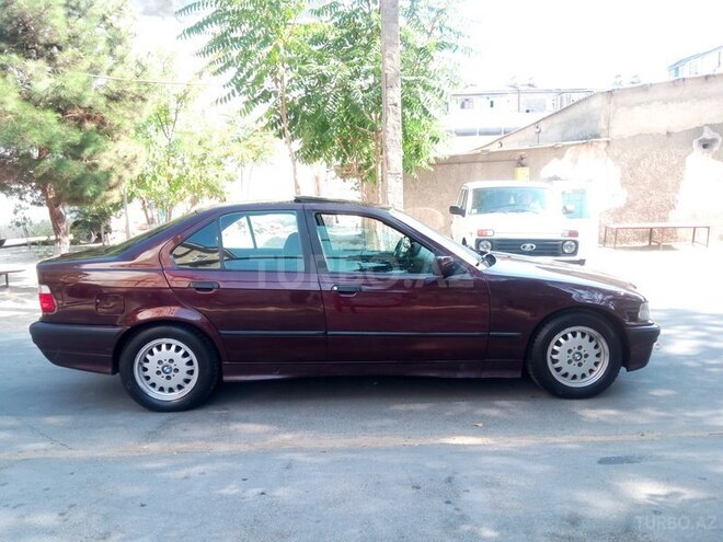 BMW 320 1995, 300,000 km - 2.0 l - Sumqayıt