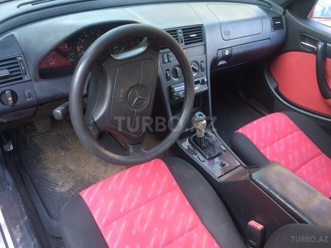 Mercedes C 220 1995, 100,000 km - 2.2 l - Bakı