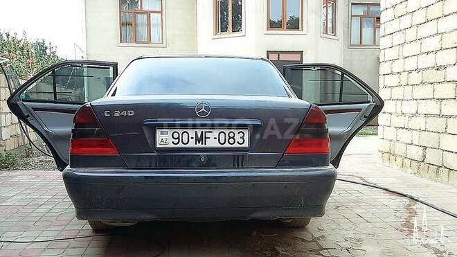 Mercedes C 240 1997, 368,000 km - 2.4 l - Quba