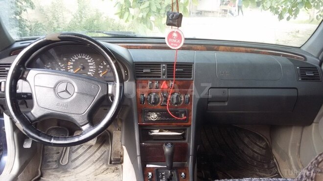 Mercedes C 240 1997, 368,000 km - 2.4 l - Quba