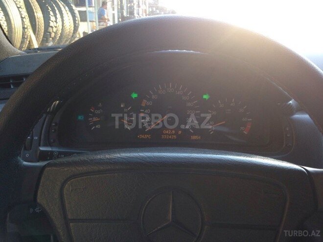 Mercedes E 240 1998, 333,859 km - 2.4 l - Bakı