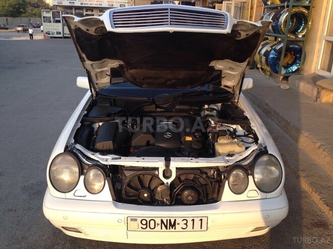 Mercedes E 240 1998, 333,859 km - 2.4 l - Bakı