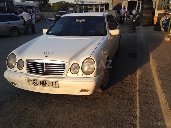 Mercedes E 240 1998, 333,859 km - 2.4 l - Bakı