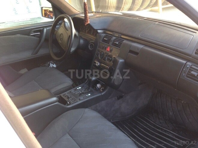 Mercedes E 240 1998, 333,859 km - 2.4 l - Bakı