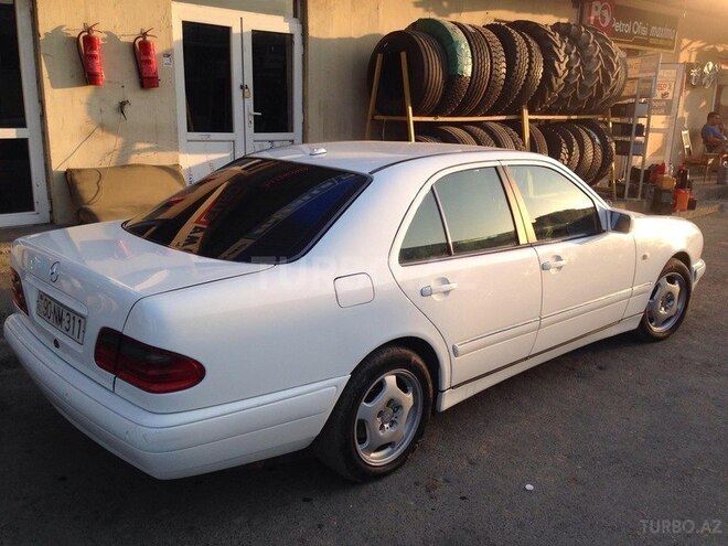 Mercedes E 240 1998, 333,859 km - 2.4 l - Bakı