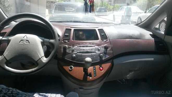 Mitsubishi Grandis 2003, 208,000 km - 2.4 l - Bakı