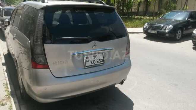 Mitsubishi Grandis 2003, 208,000 km - 2.4 l - Bakı