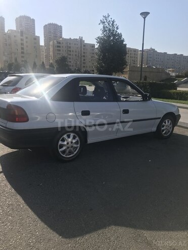 Opel Astra 1997, 178,000 km - 1.6 л - Bakı