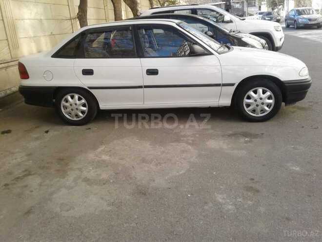 Opel Astra 1997, 178,000 km - 1.6 л - Bakı