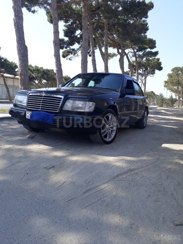Mercedes E 220 1993, 109,545 km - 1.5 l - Bakı