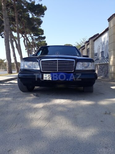 Mercedes E 220 1993, 109,545 km - 1.5 l - Bakı