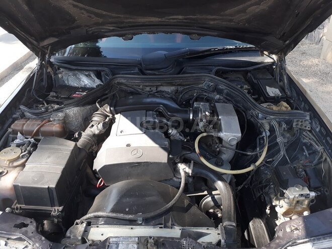 Mercedes E 220 1993, 109,545 km - 1.5 l - Bakı