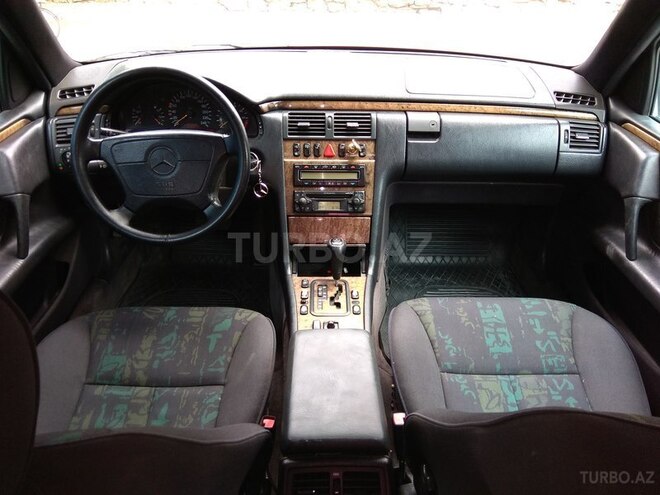 Mercedes E 240 1998, 225,235 km - 2.6 l - Bakı