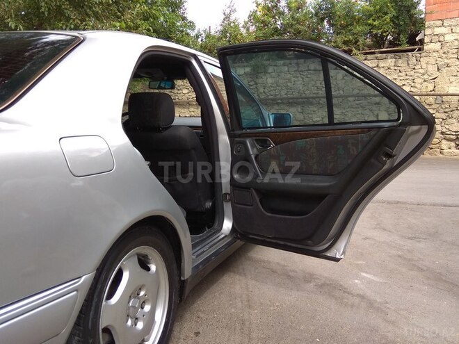 Mercedes E 240 1998, 225,235 km - 2.6 l - Bakı