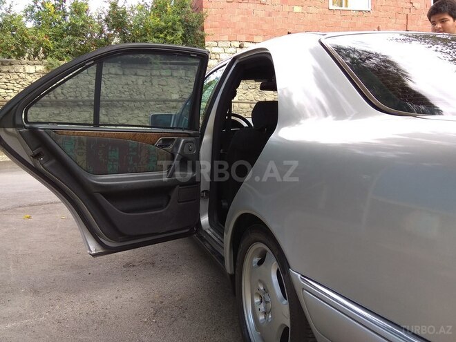 Mercedes E 240 1998, 225,235 km - 2.6 l - Bakı