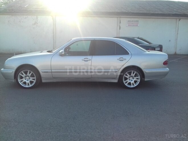 Mercedes E 260 2000, 18,600 km - 2.6 l - Gəncə