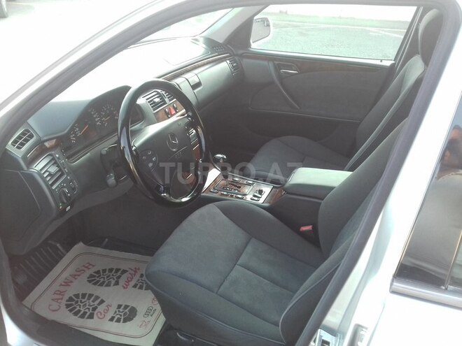 Mercedes E 260 2000, 18,600 km - 2.6 l - Gəncə
