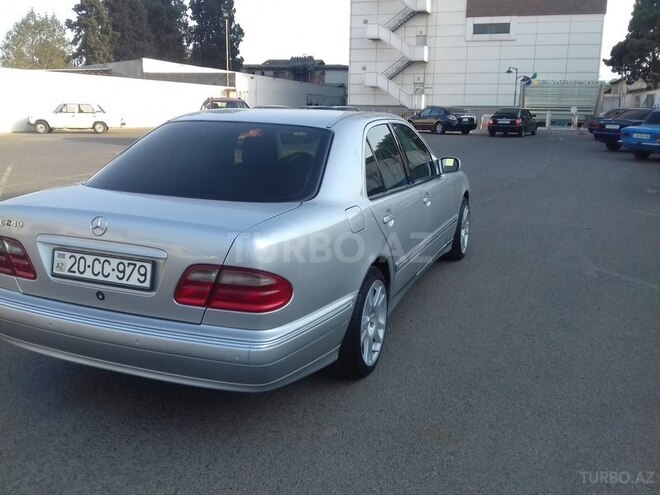 Mercedes E 260 2000, 18,600 km - 2.6 l - Gəncə