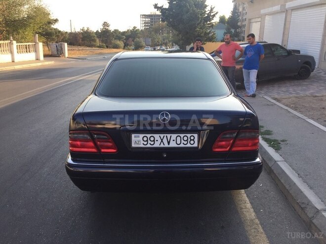 Mercedes E 200 1999, 247,000 km - 2.0 l - Bakı