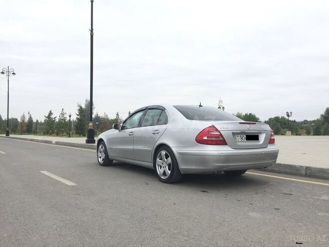 Mercedes E 240 2003, 244,000 km - 2.6 l - Ağdaş