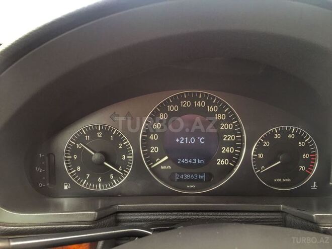 Mercedes E 240 2003, 244,000 km - 2.6 l - Ağdaş