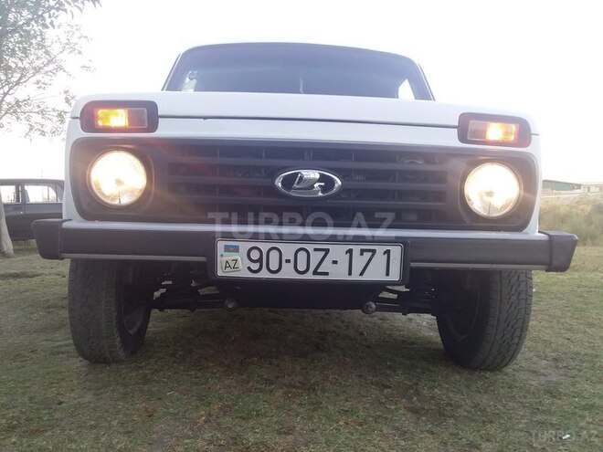 LADA (VAZ) Niva 2005, 180,000 km - 1.7 l - Salyan