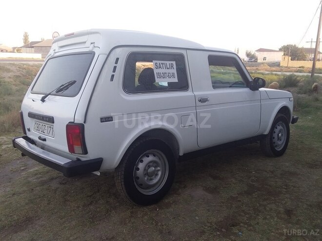 LADA (VAZ) Niva 2005, 180,000 km - 1.7 l - Salyan