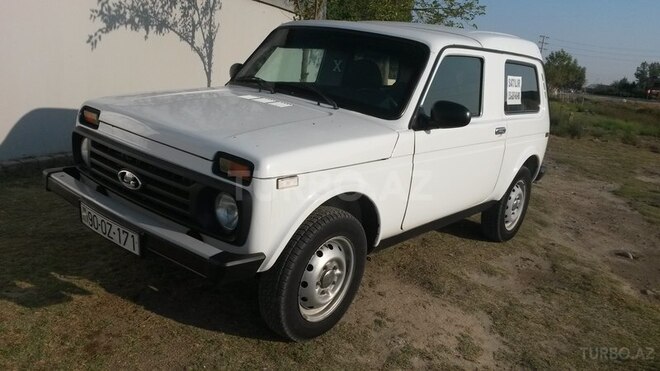 LADA (VAZ) Niva 2005, 180,000 km - 1.7 l - Salyan
