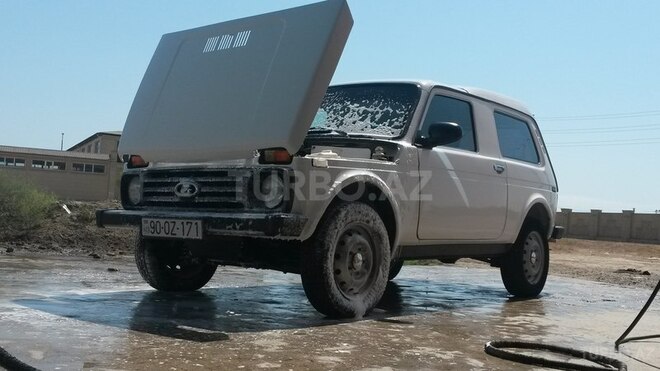 LADA (VAZ) Niva 2005, 180,000 km - 1.7 l - Salyan