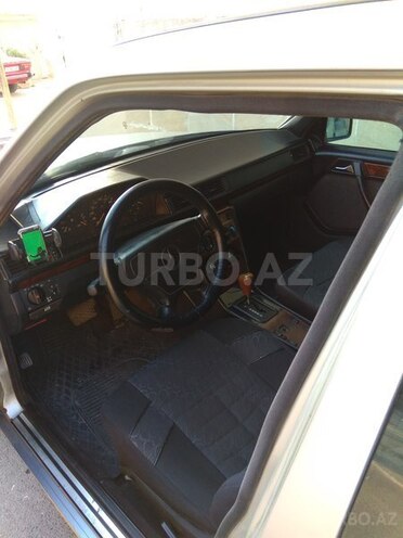 Mercedes E 300 1993, 308,937 km - 3.0 л - Bakı