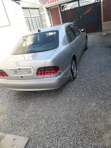 Mercedes E 270 2000, 356,000 km - 2.7 l - Bakı