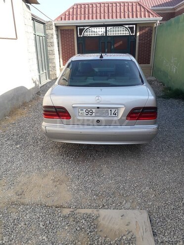 Mercedes E 270 2000, 356,000 km - 2.7 l - Bakı