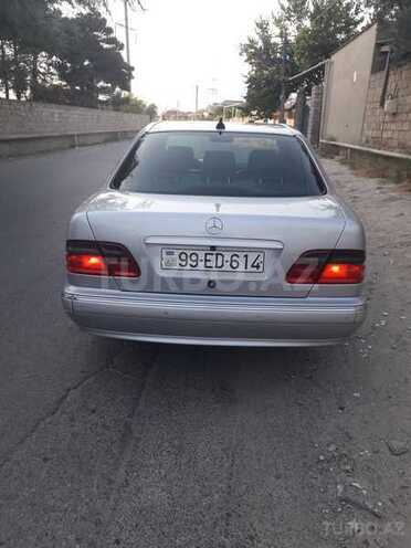 Mercedes E 270 2000, 354,000 km - 2.7 l - Bakı
