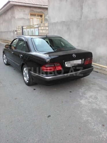 Mercedes E 240 2001, 270,000 km - 2.6 л - Oğuz