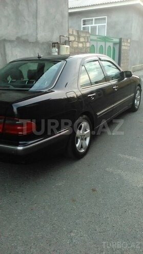 Mercedes E 240 2001, 270,000 km - 2.6 л - Oğuz