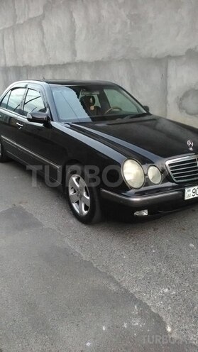 Mercedes E 240 2001, 270,000 km - 2.6 л - Oğuz