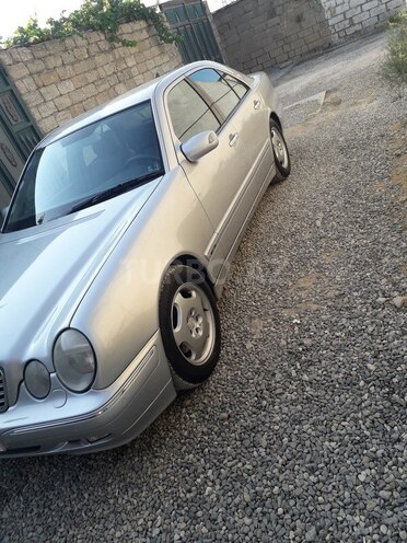 Mercedes E 270 2000, 31,700 km - 2.7 l - Bakı