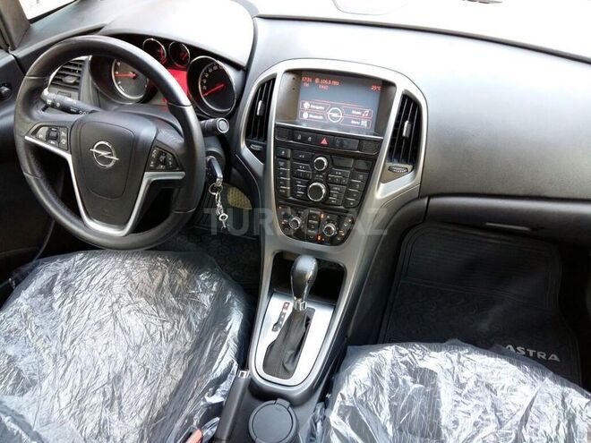 Opel Astra 2013, 24,000 km - 1.4 l - Bakı