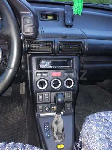 Land Rover Freelander 2002, 288,000 km - 2.5 l - Qax