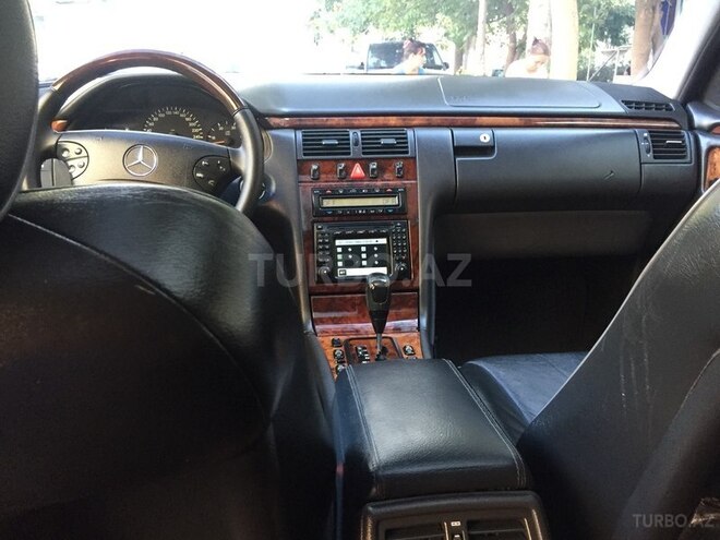 Mercedes E 320 2000, 210,500 km - 3.2 l - Bakı