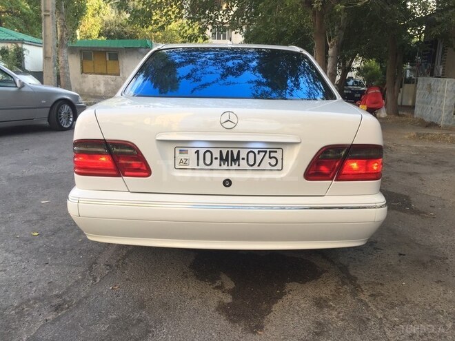 Mercedes E 320 2000, 210,500 km - 3.2 l - Bakı