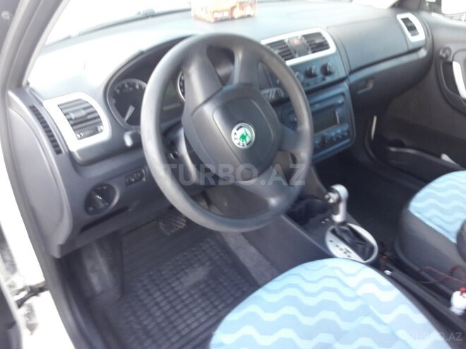 Skoda Fabia 2010, 166,000 km - 1.6 l - Bakı