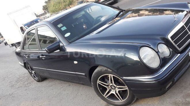Mercedes E 320 1997, 285,000 km - 3.2 l - Bakı