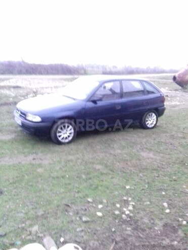 Opel Astra 1993, 421,960 km - 0.2 л - Quba