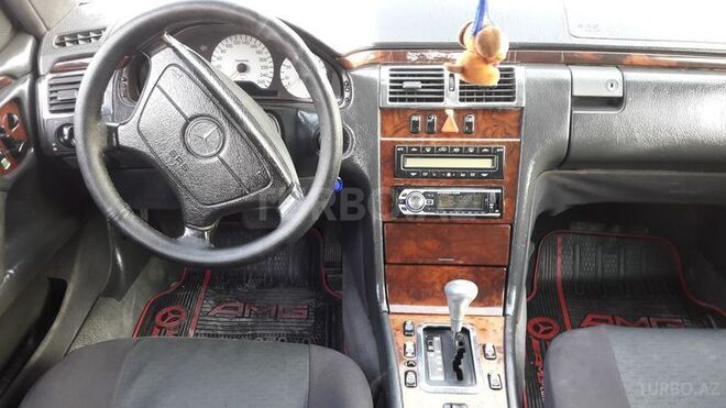 Mercedes E 320 1997, 285,000 km - 3.2 l - Bakı