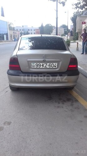 Opel Vectra 1996, 285,000 km - 1.8 l - Qazax