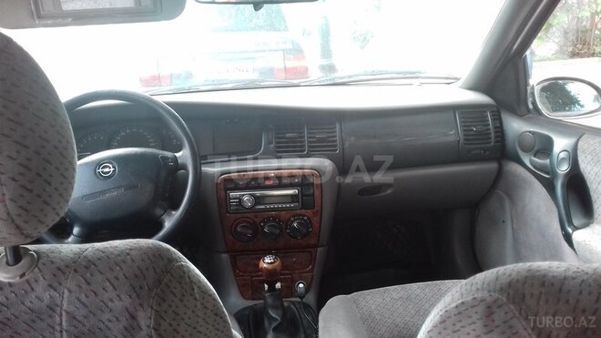 Opel Vectra 1996, 285,000 km - 1.8 l - Qazax