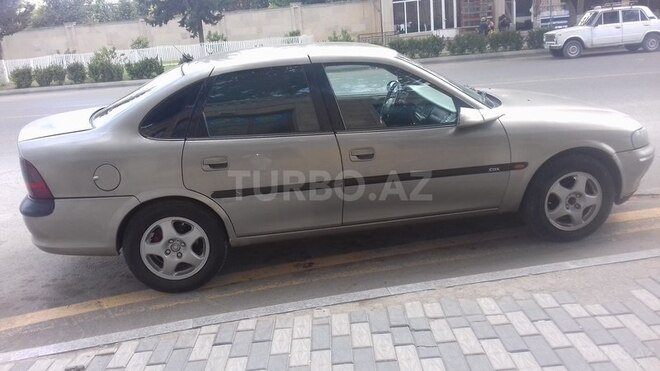 Opel Vectra 1996, 285,000 km - 1.8 l - Qazax