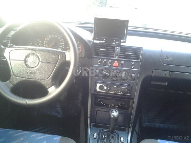 Mercedes C 220 2000, 280,000 km - 2.2 l - Bakı